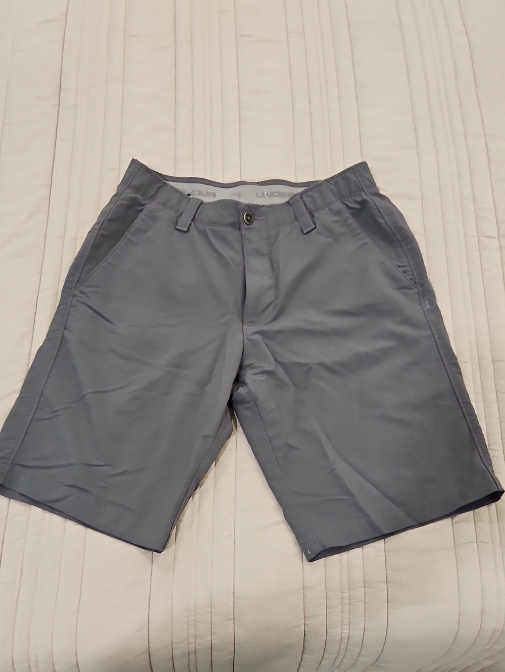 Under Armour Men’s Flat Front Golf Shorts in Gray